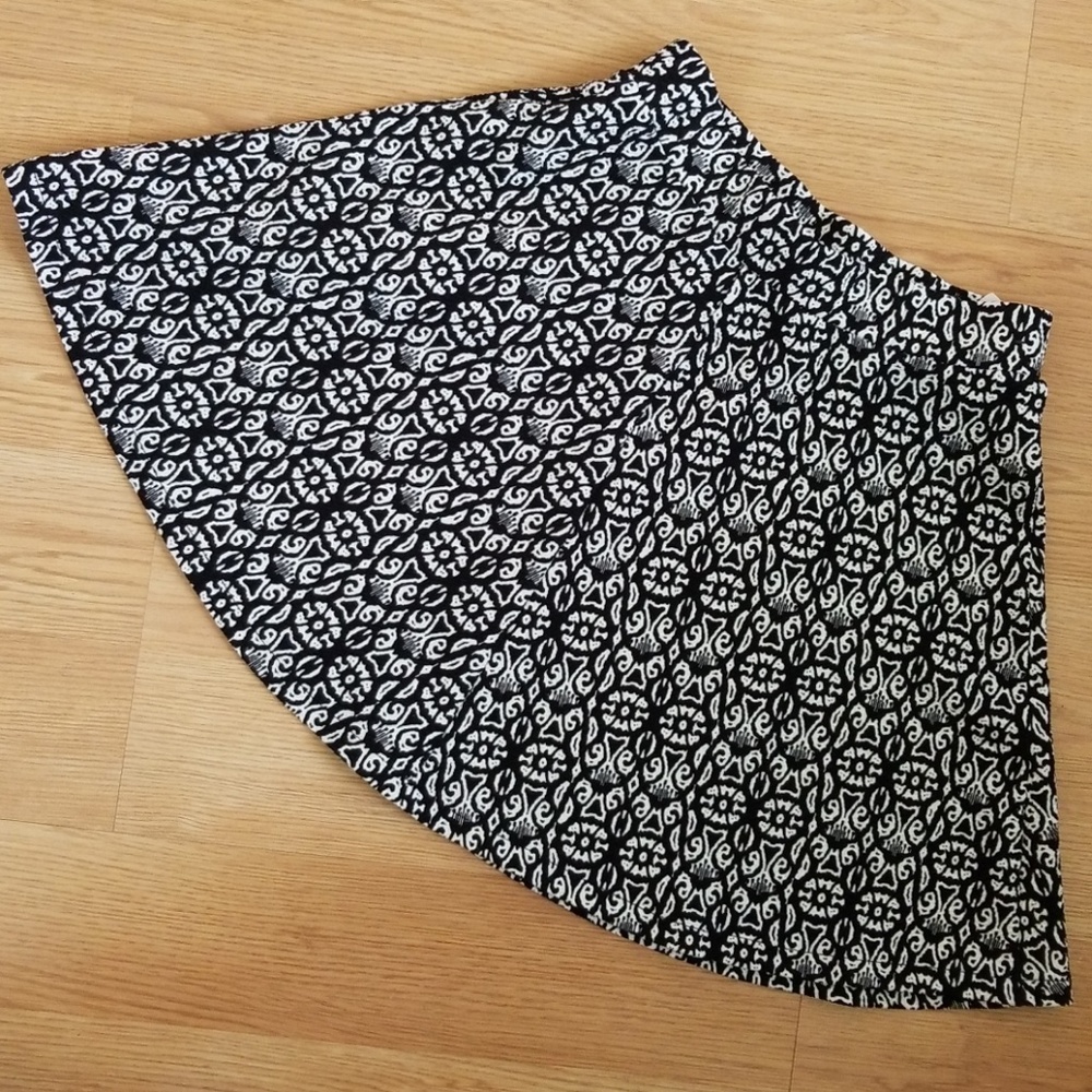 Aeropostale women's flowy, stretchy skirt -small